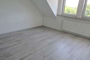 Hübsche Dachgeschosswohnung 3 Zimmer wird renoviert übergeben! – Essener Strasse 355, 46047 Bermensfeld, Oberhausen – Vorschaubild 8
