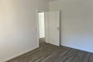 Am Kaiserstraßenviertel, City Wohnung ! Gepflegte 3,5 Zimmer 70m² Wohnung m. Balkon ! EBK übern.mögl – Die vollständige Adresse der Immobilie erhältst du vom Anbieter., 44135 Kaiserbrunnen, Dortmund – Vorschaubild 2