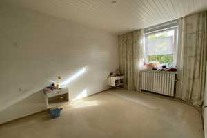 **Charmantes Reihenhaus mit Sauna, Garten und Garage in ruhiger Lage** – Zweigstraße 7A, 45355 Essen – Vorschaubild 12
