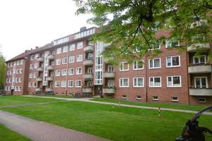 Zentrale Lage Winterhude/Barmbek - 4 Zimmer mit Balkon!