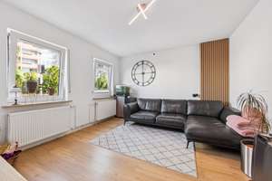 LENAU - Raumwunder mit fünf Schlafzimmern und sonnigem Familiengarten! – Die vollständige Adresse der Immobilie erhältst du vom Anbieter., 31139 Moritzberg / Bockfeld, Hildesheim – Vorschaubild 2