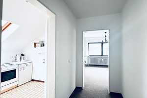 Helles WG-Zimmer im DG an ruhige Studentin ab 01.10.2025 zu vermieten – Frankenweg 12, 69221 Rhein-Neckar-Kreis – Vorschaubild 6