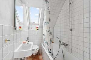 Vermietete 3-Zimmer-Dachgeschosswohnung mit Balkon in beliebter Lage von Köln-Deutz – 50679 Deutz, Köln – Vorschaubild 8