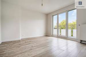 Köln-Nippes: Frisch renovierte, helle 2 Zimmer Dachgeschosswohnung mit zwei Balkonen – Die vollständige Adresse der Immobilie erhältst du vom Anbieter., 50733 Nippes (Ortsteil), Köln – Vorschaubild 1