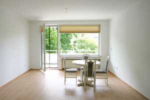 Frisch saniert: Bezugsfertige 3-Zimmer-Wohnung mit Balkon, Küche und Garage! – Aachen – Vorschaubild 3