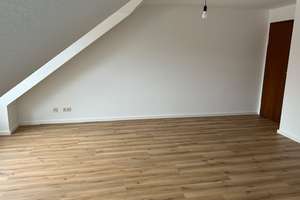Gemütliche 2 Zimmer-DG-Wohnung mit 2 Stellplätzen im beliebten Mainz- Laubenheim – Oppenheimer Straße 0, 55130 Laubenheim, Mainz – Vorschaubild 7