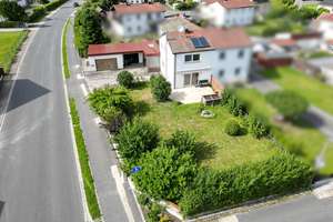 Sanierte Doppelhaushälfte mit Energieplus, großen Garagen und extra Büro – Wolfgang-Droßbach-Straße 39, 92242 Hirschau – Vorschaubild 2