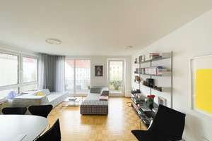 2 Zi-Whg mit Balkon EBK Aufzug in der Neuen Schönhauser Str.