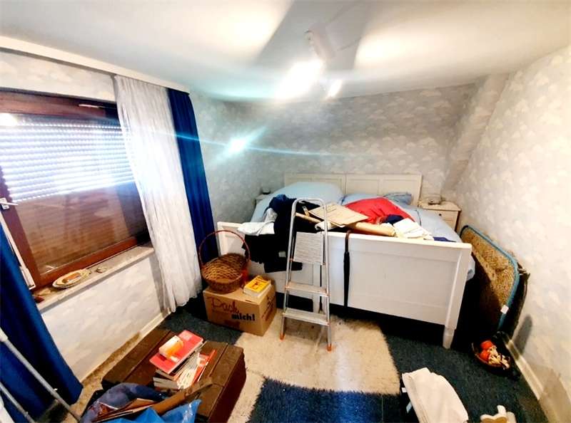 Immobilie in Hünstetten - *Nur 14 Minuten bis Idstein, Super für die Großfamilie und Autofreunde, viele Garagen+ großer Garten - Bild 10