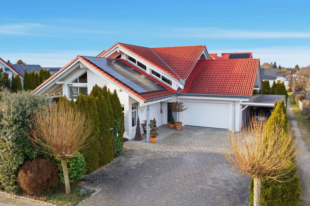 Immobilie in Laupheim - Schnell sein lohnt sich! Modernes Architekten-Einfamilienhaus in beliebtem Wohngebiet - Bild 0