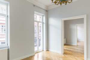 NEU *Paul & Partner* ALTBAUFANS AUFGEAPASST ! SAGENHAFTE ALTBAUPERLE IN IDEALER LAGE ! 2 BALKONE ! – Wiesbaden – Vorschaubild 4