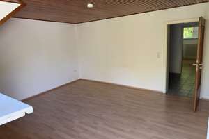 Helle 3,5-Zimmer-Dachgeschosswohnung mit großem Balkon in ruhiger – Auf Böhlingshof 19, 45888 Bulmke-Hüllen, Gelsenkirchen – Vorschaubild 3