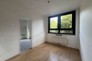 4-Zimmer-Wohnung mit Balkon und TG-Stellplatz in 40597 Düsseldorf-Benrath – 40597 Benrath, Düsseldorf – Vorschaubild 9