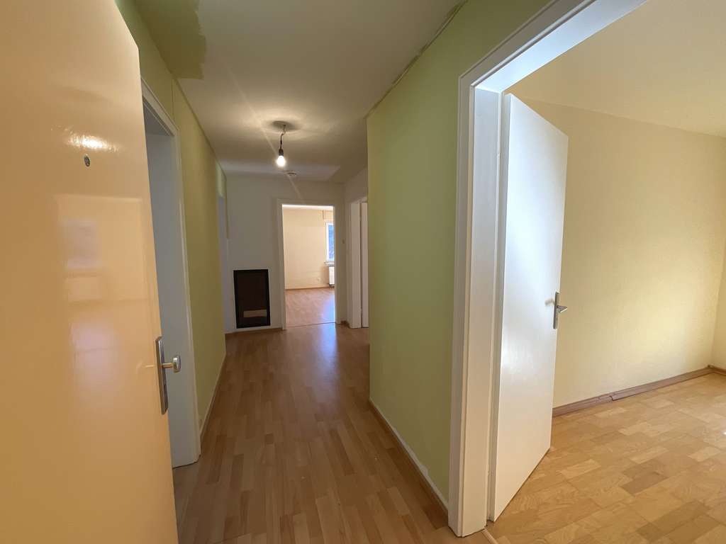 Immobilie in Triberg im Schwarzwald - Wohnen mit Potenzial – 3-Zimmer-Eigentumswohnung in zentraler Lage von Triberg! - Bild 3