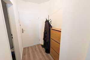 Gut vermietes Appartement plus großer und freier Hobbyraum zwischen Romanplatz & Schloßpark – Die vollständige Adresse der Immobilie erhältst du vom Anbieter., 80639 Nymphenburg, München – Vorschaubild 2