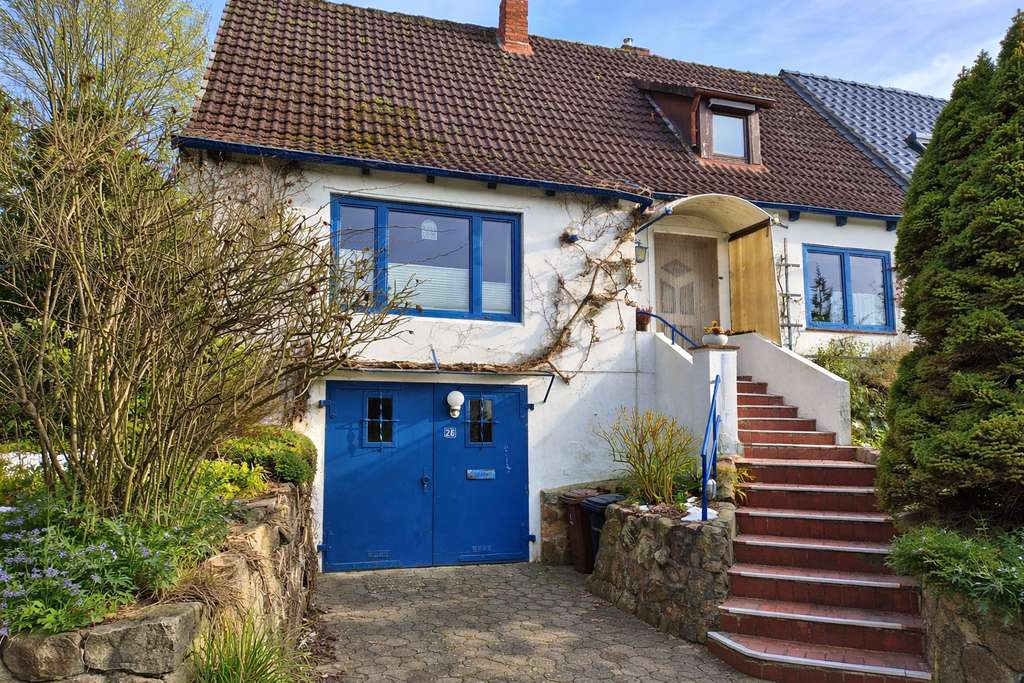 Immobilie in Großbarkau - Traum am See vor den Toren Kiels: Stilvolle Doppelhaushälfte in Kirchbarkau - Bild 0