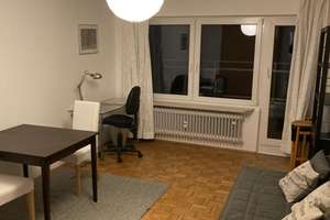 Vollständig möblierte 1-Zimmer-Wohnung mit großer Dachterrasse in München-Schwabing 