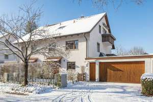 Familientraum mit Potenzial - großzügige Doppelhaushälfte nur 3 Minuten zur U3