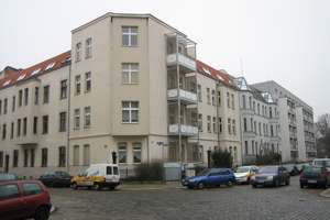 Erstbezug nach Renovierung: 4-Zimmer-Wohnung mit Balkon in Magdeburg-Stadtfeld Ost – Wilhelm-Raabe-Str. 15, 39108 Stadtfeld Ost, Magdeburg – Vorschaubild 1