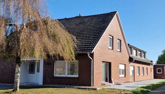 Bild von Großzügiges Vorder- & Hinterhaus, Garten, Garagen – für Familie oder soziale Nutzung 183m² u. 220m²
