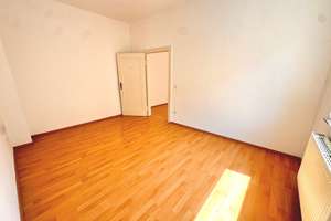 Provisionsfrei – Freie und gepflegte 6-Zimmer-Wohnung in Nürnberg – Landgrabenstraße 19, 90443 Steinbühl, Nürnberg – Vorschaubild 10