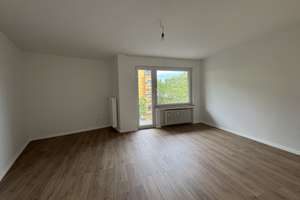 Frisch sanierte 3-Zimmer-Wohnung mit Balkon, Aufzug und Keller in Düsseldorf – Kirchfeldstraße 144, 40215 Friedrichstadt, Düsseldorf – Vorschaubild 3