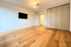 Exklusive 3-ZKB-Etagenwohnung mit luxuriöser Ausstattung und Balkon in Göggingen zu vermieten!