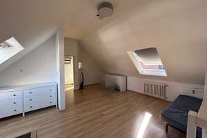 ideal für Singles: 1-Raum-Apartment * DG * Innenstadtlage *