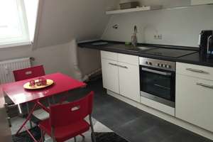 Großzügig geschnittene 2-Zimmer mit Einbauküche im Biebrich – Bunsenstr. 1, 65187 Biebrich, Wiesbaden – Vorschaubild 1