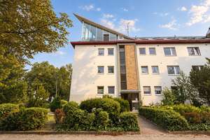 Exklusives Dachgeschoss mit besonderem Flair: Wohnen in begehrter Lage von Lichterfelde-West – 12203 Lichterfelde, Berlin – Vorschaubild 13