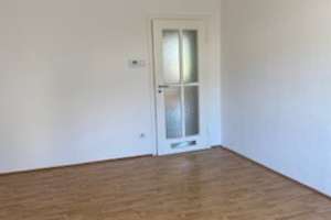 Tolle 2 Raum  Wohnung mit großer Küche & EBK im ersten Obergeschoss – Ruhrorter Straße 19, 47166 Kaßlerfeld, Duisburg – Vorschaubild 3