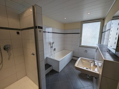 Frisch renovierte 2 Zimmerwohnung mit Fahrstuhl