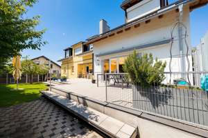 Modernisiertes Mehrfamilienhaus mit PV-Anlage &amp; Garten in Aidlingen – Die vollständige Adresse der Immobilie erhältst du vom Anbieter., 71134 Aidlingen – Vorschaubild 1