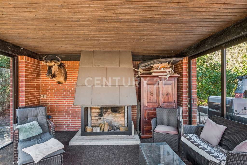 Immobilie in Bendestorf - Exklusives Familiendomizil mit Einliegerwohnung - Wohnen & Arbeiten unter einem Dach - Bild 3