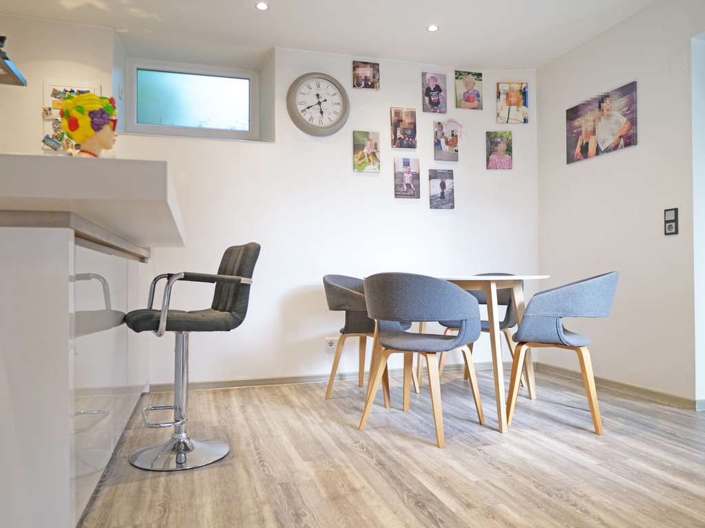 Immobilie in Bechtolsheim - Modernisierter Wohnraum mit Scheunen-Potential - Bild 2