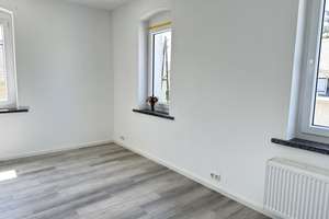 Helle, ruhige, schön geschnittene 3 ZKB – August-Bebel-Straße 21, 2730 Ebersbach/Sachsen – Vorschaubild 3