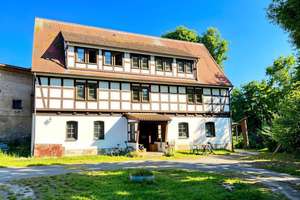 Renovierungsbedürftiges Mehrfamilienhaus mit Potenzial sucht Investor