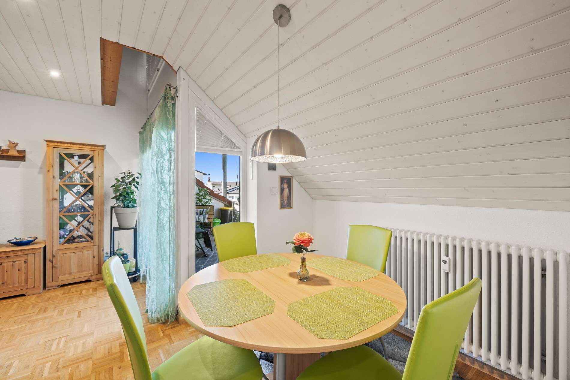 Immobilie in Lottstetten - Wohlfühloase - Maisonette-Wohnung - modernisiert - offenes Wohnkonzept für junge und jung gebliebene - Bild 3