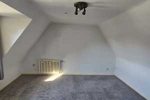 Wohnhaus mit vermieteter Gewerbeeinheit mitten in Krefeld - Hüls – Krefelder Straße 4, 47839 Krefeld – Vorschaubild 12