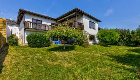 Bild von ZWEIFAMILIEN-WINKELBUNGALOW IN SONNIGER BLICKLAGE VON TAUNUSSTEIN-HAHN!
