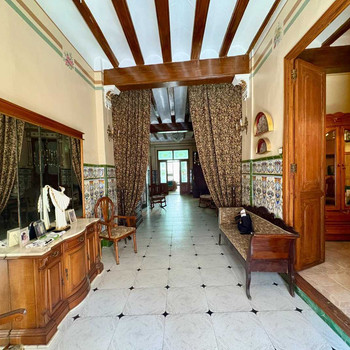 Geräumiges Haus in Silla mit Innenhof und offener Fläche