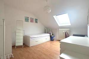 BOCKENHEIM I 1- ZIMMER STUDIO APARTMENT I GEMEINSCHAFTSBAD I SEPERATE KÜCHE I DACHGESCHOSS