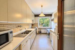 Wohnen zwischen Rhein & Schlosspark – großzügige 3-Zi-Whg. mit Balkon und 2 TG-Plätzen in Urdenbach – 40593 Urdenbach, Düsseldorf – Vorschaubild 10