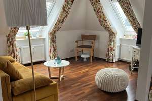 Charmante 2-Zimmer-Dachgeschosswohnung nähe Kiellinie in Kiel Düsternbrook