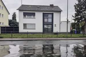 Großzügiges Einfamilienhaus mitten in Enkheim fussläufig zum Hessencenter – Die vollständige Adresse der Immobilie erhältst du vom Anbieter., 60388 Bergen-Enkheim, Frankfurt am Main – Vorschaubild 2