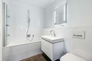 Courtagefrei! Luxuriöse 3-Zimmer (Erstbez), Terrasse & Wasserblick inkl. hochw. Einbauten zu kaufen! – Die vollständige Adresse der Immobilie erhältst du vom Anbieter., 20457 HafenCity, Hamburg – Vorschaubild 9