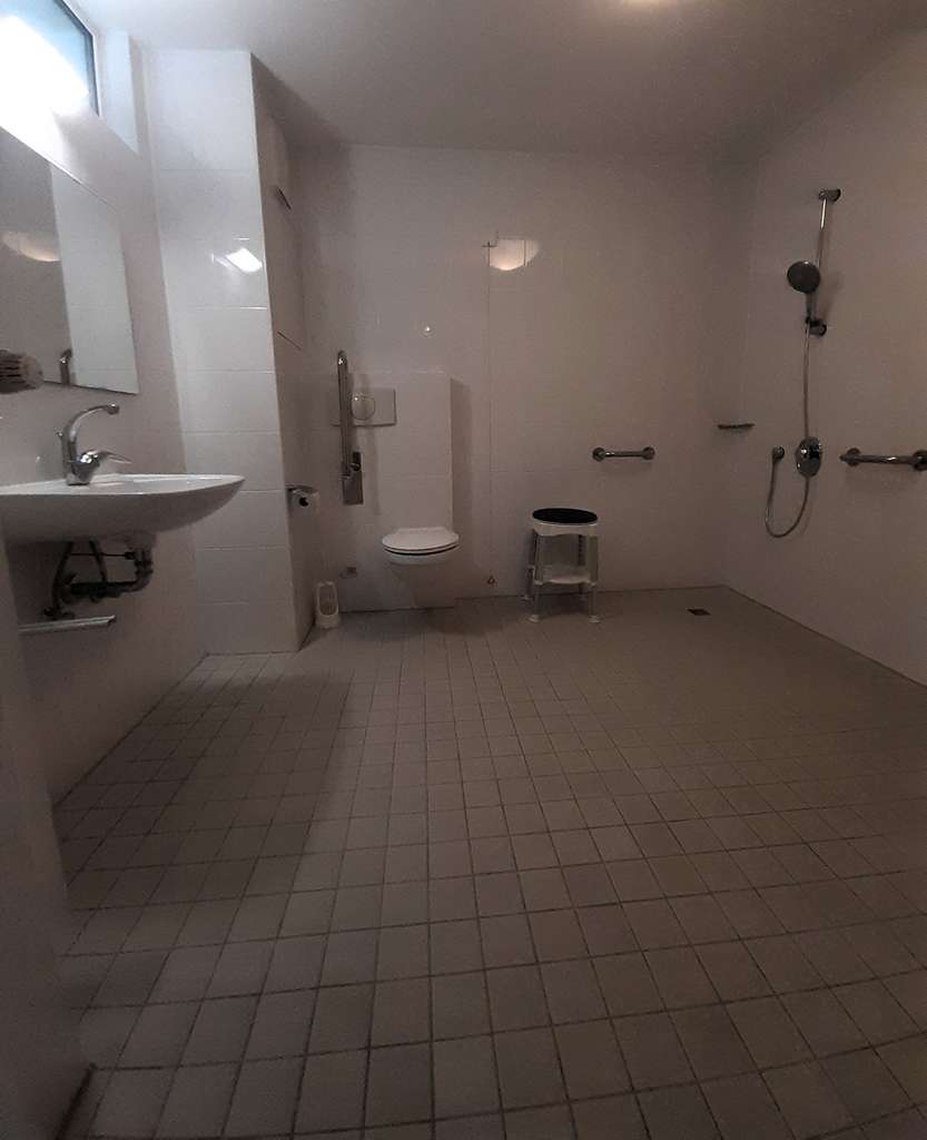 Immobilie in Putzbrunn - Senioren-Wohnung (1,5 Zimmer, 49m²) in schöner Park-Residenz - leerstehend und provisionsfrei - Bild 4