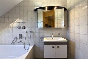Großzügige 3,5-Zimmer Dachgeschosswohnung mit Sauna und Garage – Die vollständige Adresse der Immobilie erhältst du vom Anbieter., 74081 Horkheim, Heilbronn – Vorschaubild 17