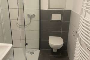 Gepflegte 4-Zimmer-Hochparterre-Wohnung mit Einbauküche in Reutlingen – Die vollständige Adresse der Immobilie erhältst du vom Anbieter., 72770 Betzingen, Reutlingen – Vorschaubild 7