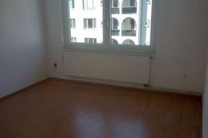 Sanierte 2-Zimmer-Wohnung mit Einbauküche in Hannover – Roonstraße 4, 30161 List, Hannover – Vorschaubild 4
